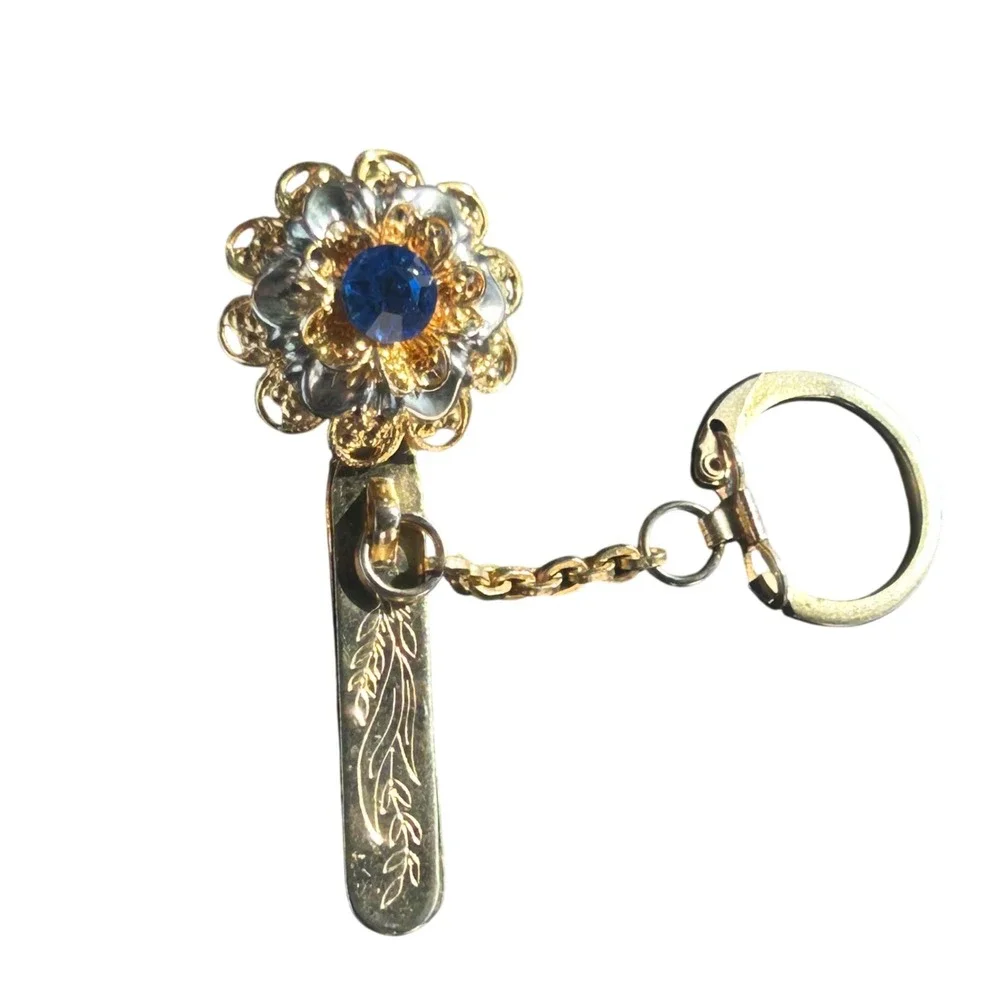 Vintage Kings Key Finder Purse Clip Gold Tone Filigree Flower Blue Rhinestone